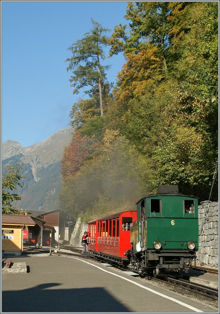 BRB Dampflok N 6 in Brienz.
01. Okt. 2011