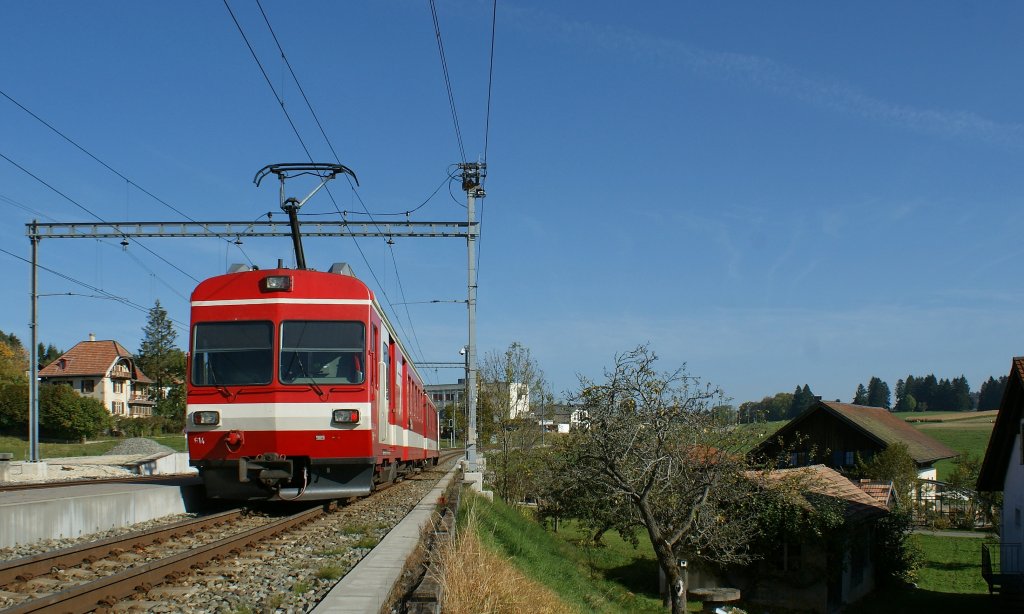 CJ Regionalzug am 11. Okt. 2010 im Bahnhof von Les Bois.
