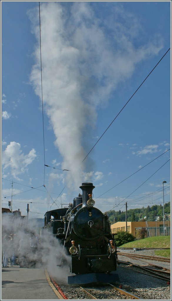 Dampft und raucht: die BFD N 5 bei der Blonay-Chamby Bahn.
19. Mai 2012