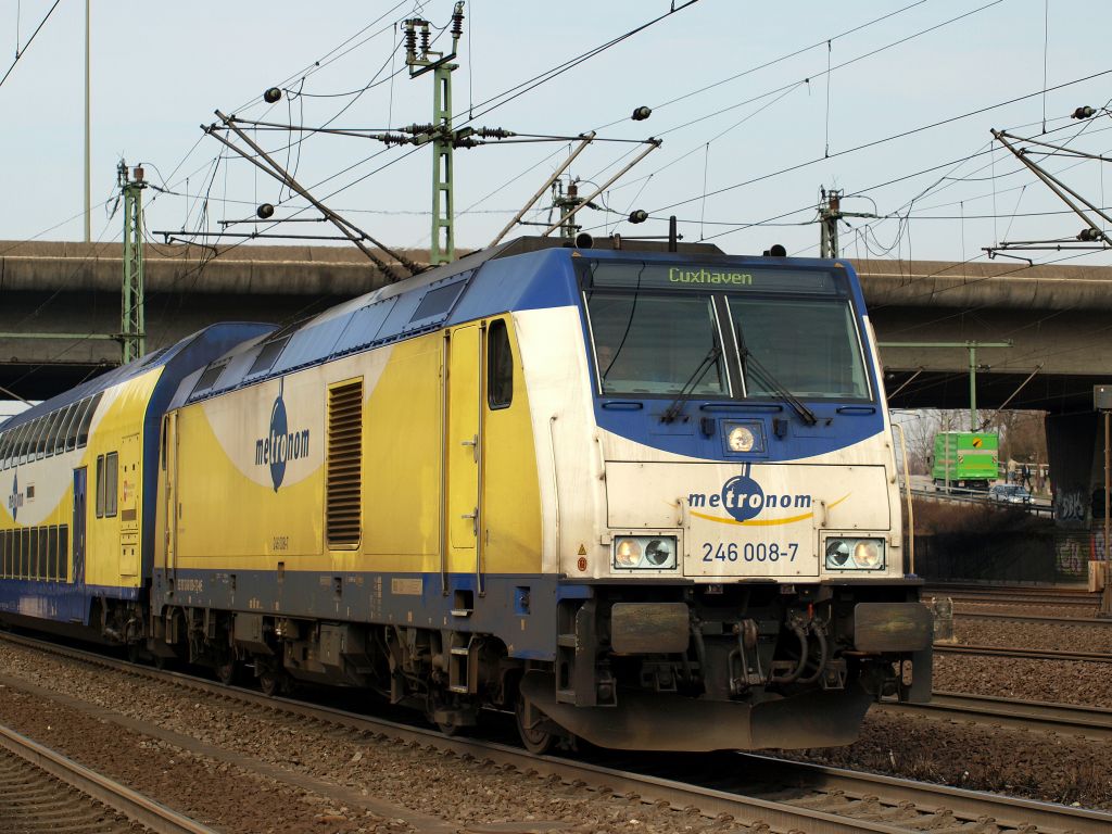 Dank Weichenarbeiten an der Hohen Schaar fuhr der Metronom nach Cuxhaven ber Gleis 4 am 30.3.