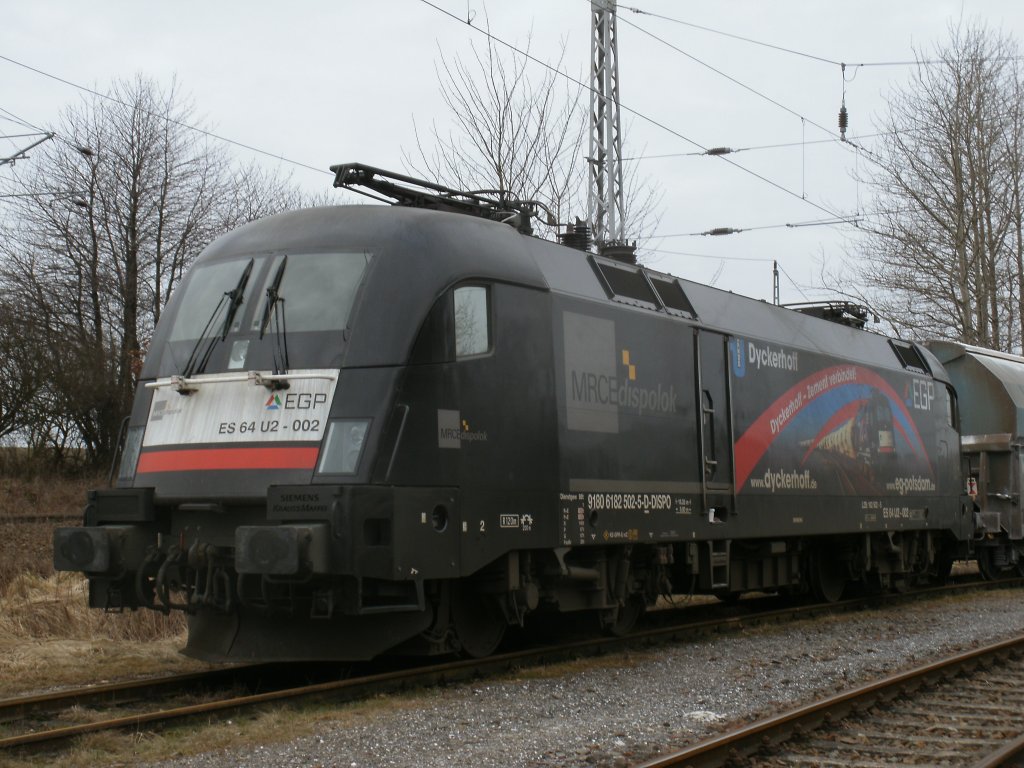 Das erste Mal hatte ich den EGP ES64U2-002 in Berlin fotografiert,nun habe ich die Chance den Taurus,in diesem Jahr,gleich drei Mal in der Woche zufotografieren.Am 09.Mrz 2012 stand der Taurus in Klementelvitz.