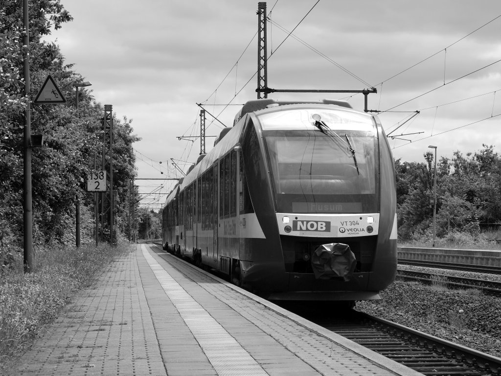 Das passiert wenn man vergisst die Kamera auf Farbe um zu stellen. Ein S/W Bild.Hier zu sehen ein Lindt 41 Doppel am 26.6 in der Weltstadt Schleswig.