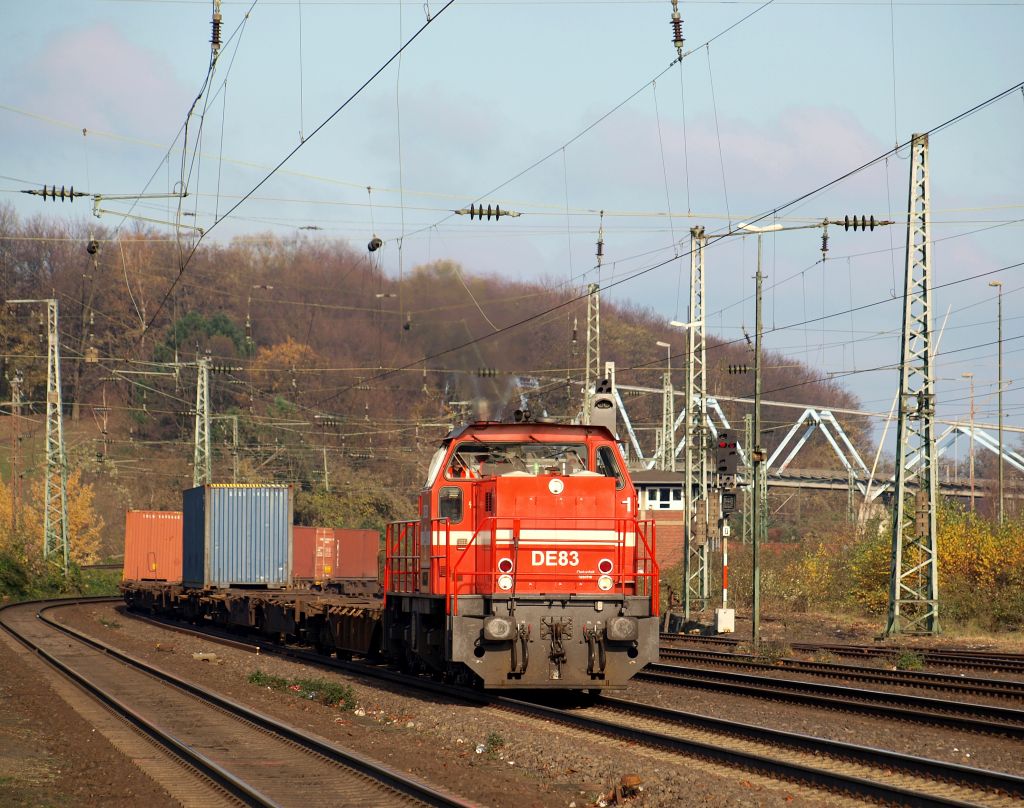 DE 83 der HGK fuhr mit einem Gterzug durch Kln-West am 20.11.