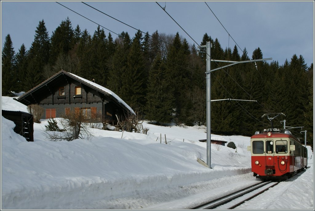 Der CEV BDe 2/4 mit Bt auf Talfahrt kurz vor Lally. 
31. Jan. 2013