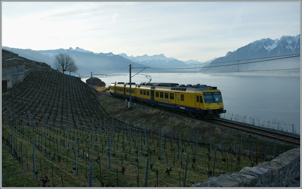 Der Nachschuss des  Trains des Vignes  am 14.03.2011 bei Chexbres. 
