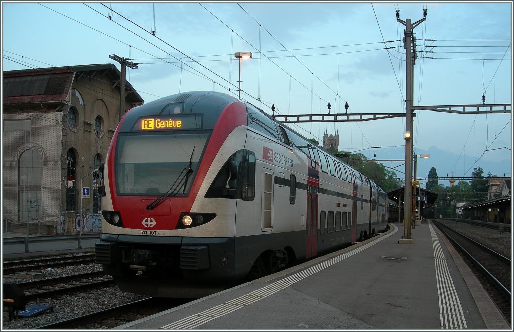 Der SBB RABe 511 107 ist in Vevey abgekommen und wir wieder nach Genve zurckfahren.
30. April 2013