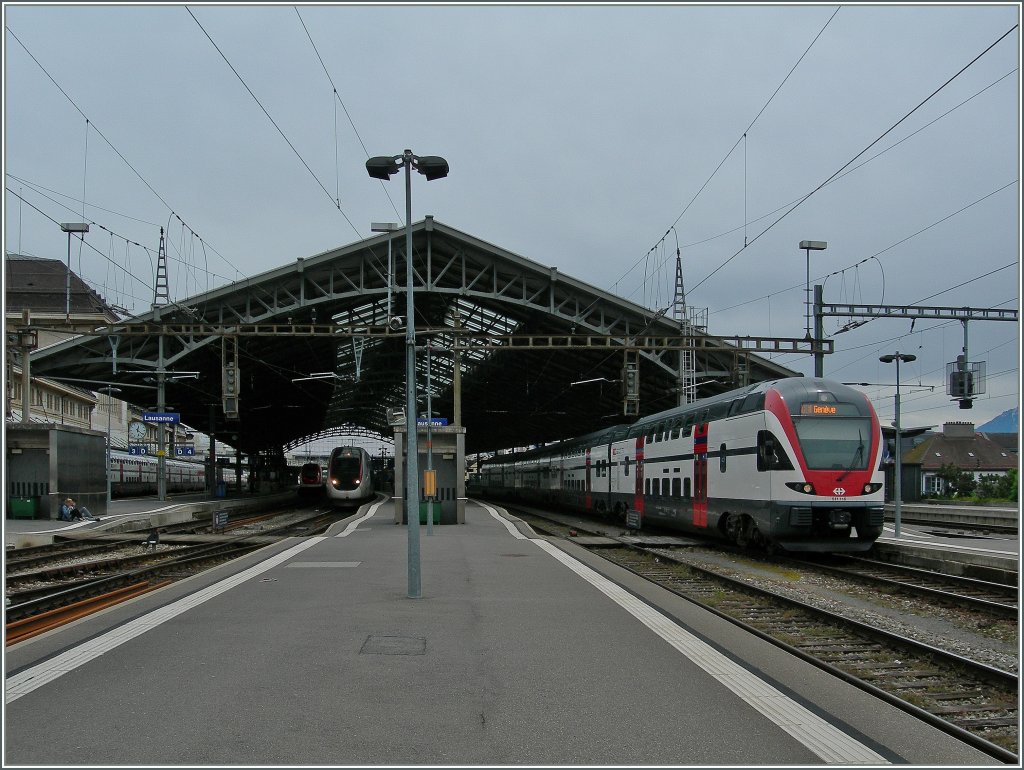 Der SBB RABe 511 116 verlsst Lausanne Richtung Genve.
18. Mai 2013