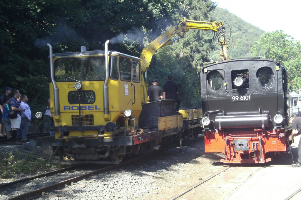 Der SKL der Brohltalbahn stand neben 99 6101 um die mit Kohle zu beladen
