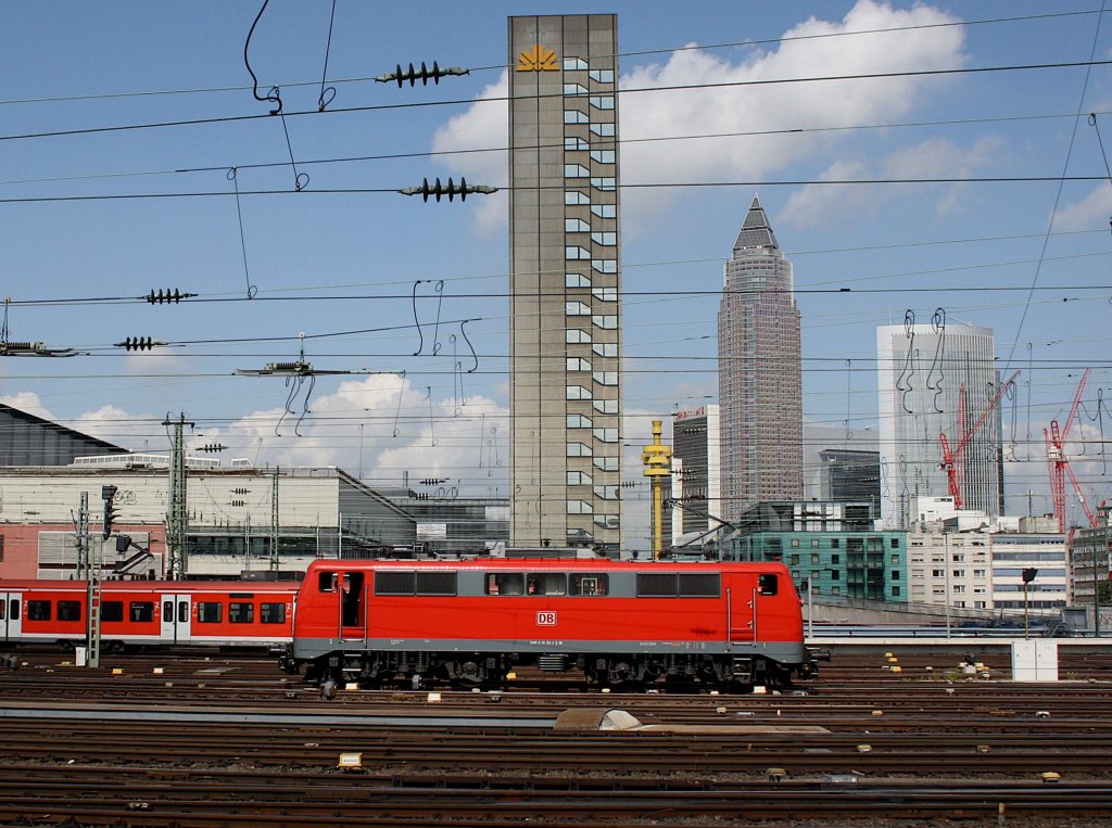 Die 111 191 am 27.08.2009 bei einer Rangierfahrt in Frankfurt am Main Hbf. 