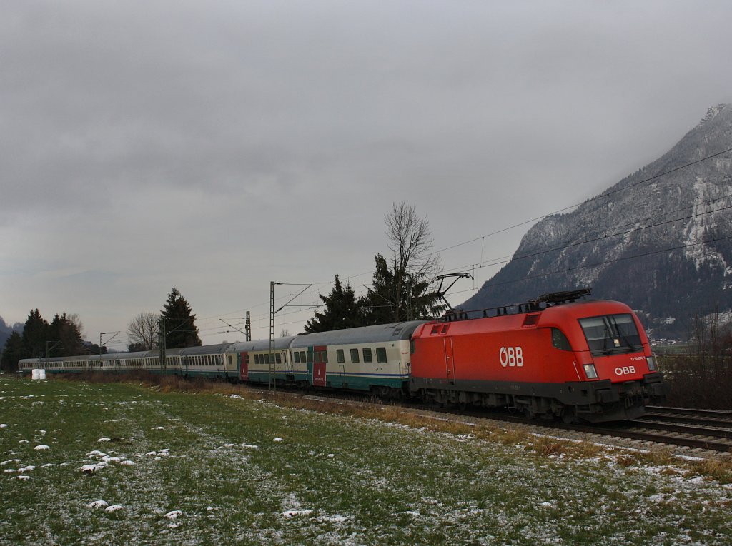 Die 1116 259 mit einem EC zum Brenner am 05.12.2009 unterwegs bei Niederaudorf. 
