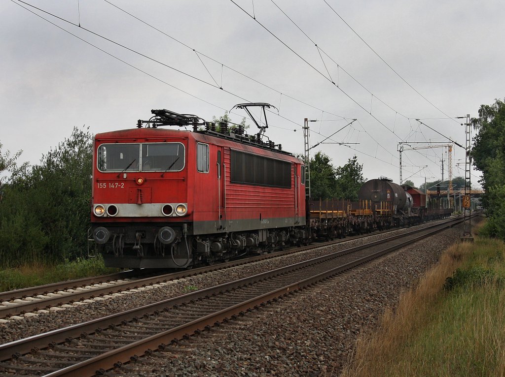 Die 155 147 am 11.08.2010 mit einem Gterzug unterwegs bei Eystrup.
