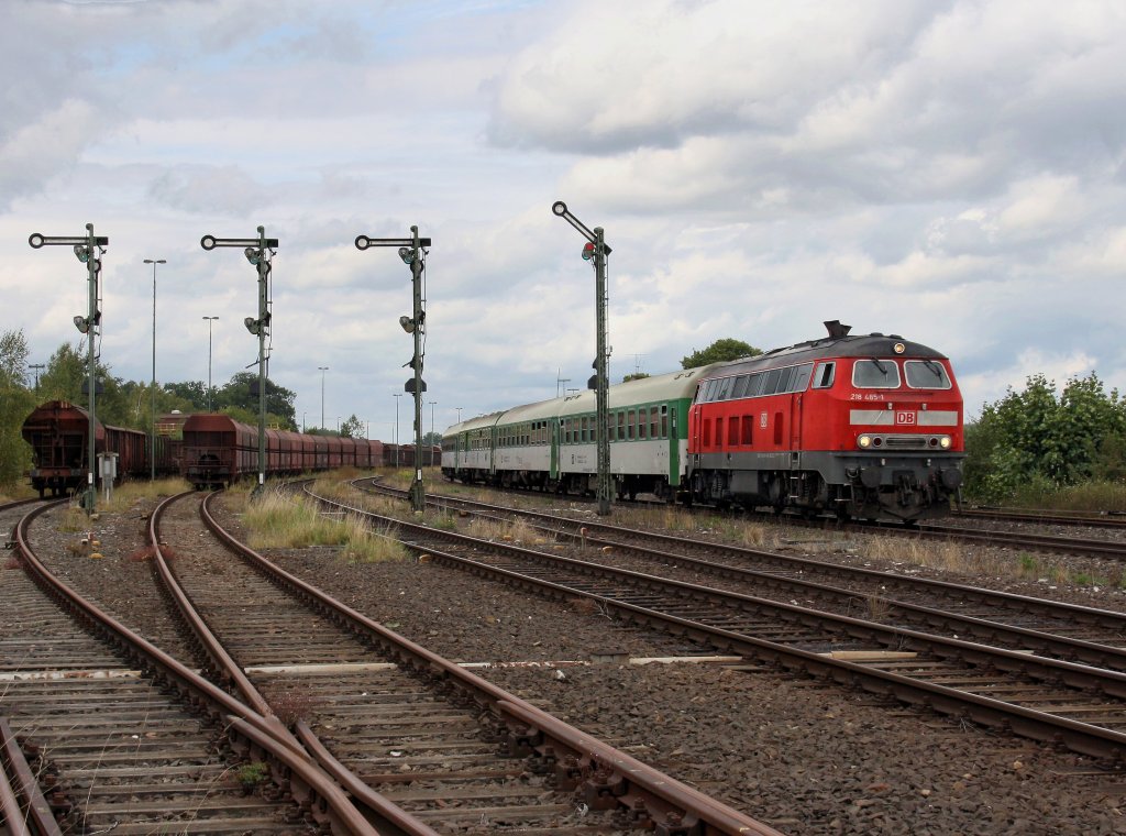 Die 218 485 mit einem RE nach Prag am 04.09.2009 bei der Durchfahrt in Luitpoldhtte. 
