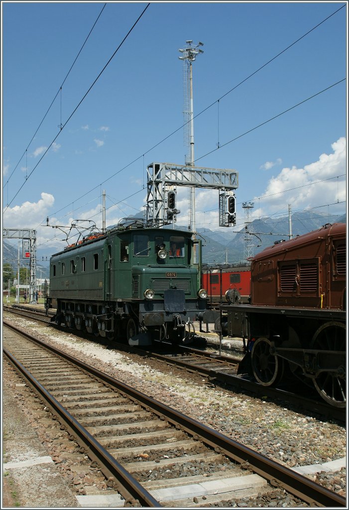 Die Ae 4/7 wird der Ce 6/8 bei der Fahrt ber die Simplon Sdrampe untersttzen.
20.08.2011