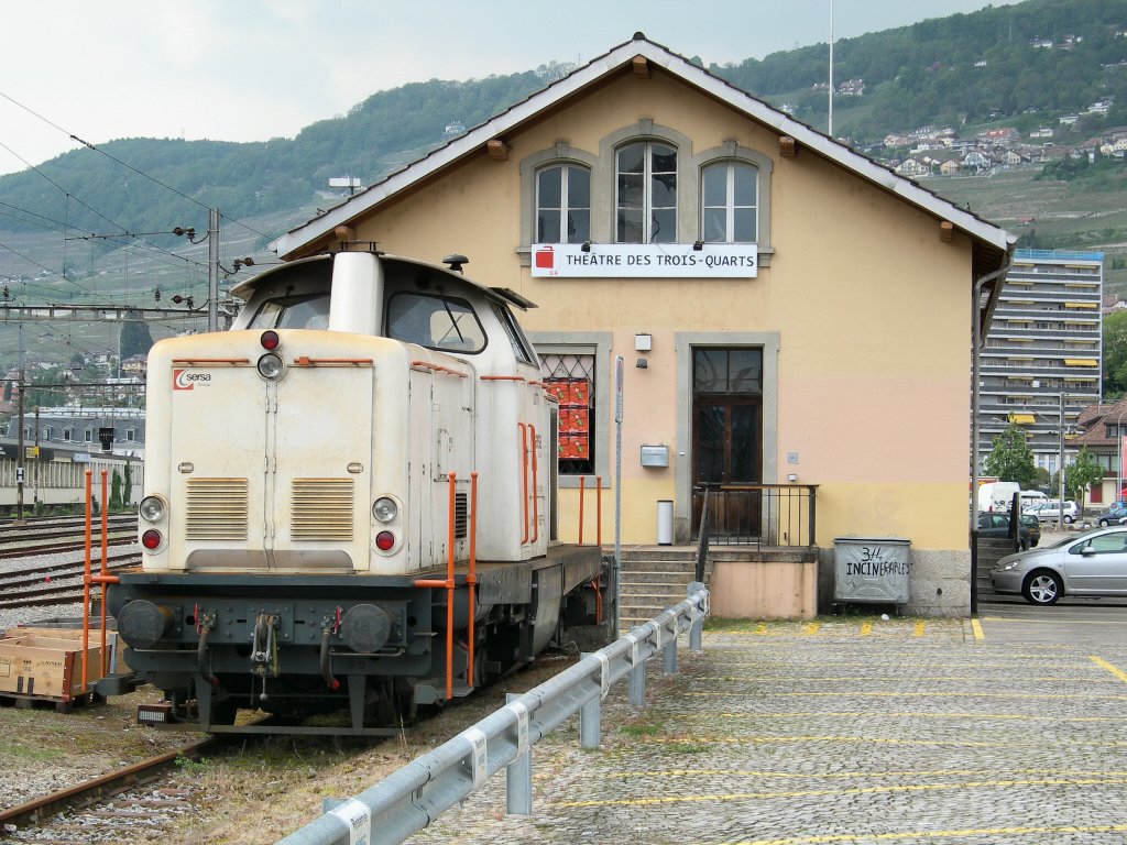 Die Am 847 957-8, wohl besser bekannt unter dem Namen V 100.
Dies SERSA nennt die Lok brigens  Lotti , und das scheint mir ebenso gewhnungsbedrftig , wie der Anstrich...
Vevey, am 16. Mai 2010