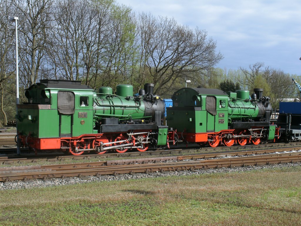 Die beiden Zwillingsschwestern Mh52 und Mh53,am 27.April 2012,in Putbus.