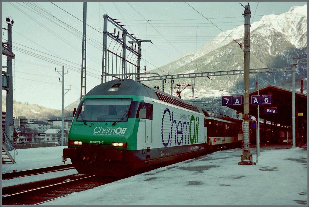 Die  ChemOil  Re 460 079-7 in Birg.
13. Jan. 2000