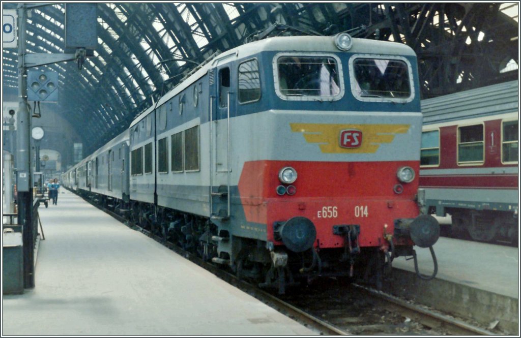 Die FS 656 014 in Milano Centrale.
Juni 1985