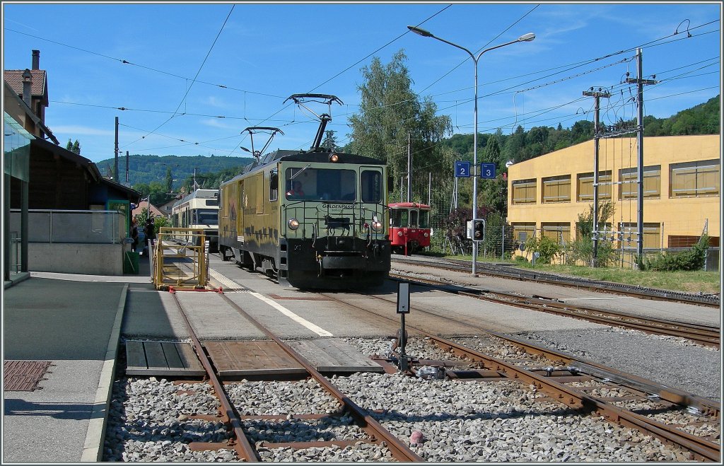 Die Golden Pass MOB  Schokoladenlok  auf Besuch in Blonay. 
31. Juli 2012