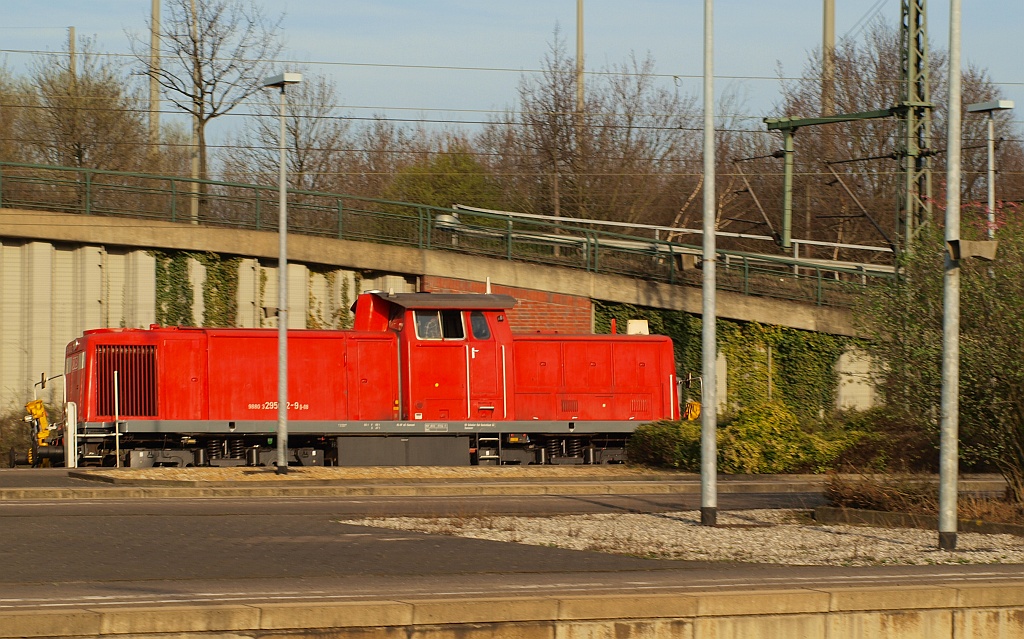 Die Jungs machten Pause und ich fotografierte mal eine Rangierlok....HH 2.4.11