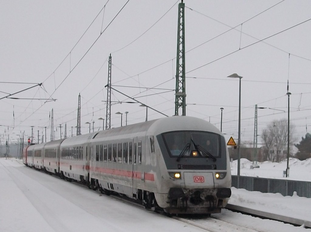 Die letzte Aufnahme 2010 zeigt den einfahrenden IC 2184 Hannover-Binz am 31.Dezember 2010 in Bergen/Rgen.Mit Diesem Bild wnsche ich uns ein Fotoreiches 2011 !