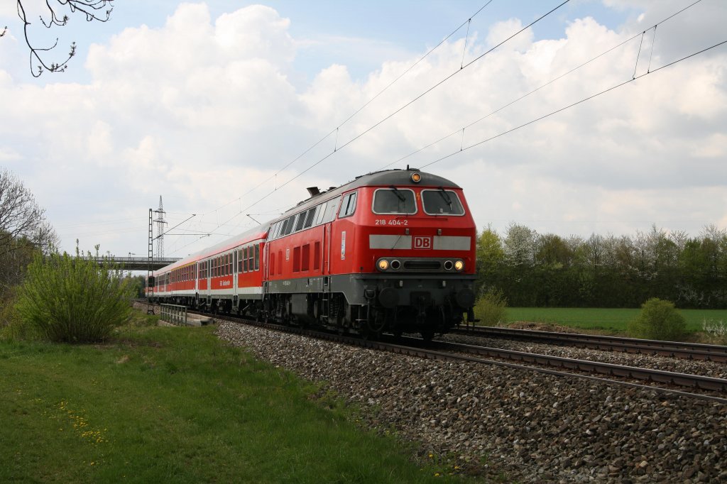 Die Mhldorfer 218 404-2 konnte am 14.04.11 bei Heimstetten auf dem Weg zur Stadt am Inn mit einem Personenzug gesichtet werden.