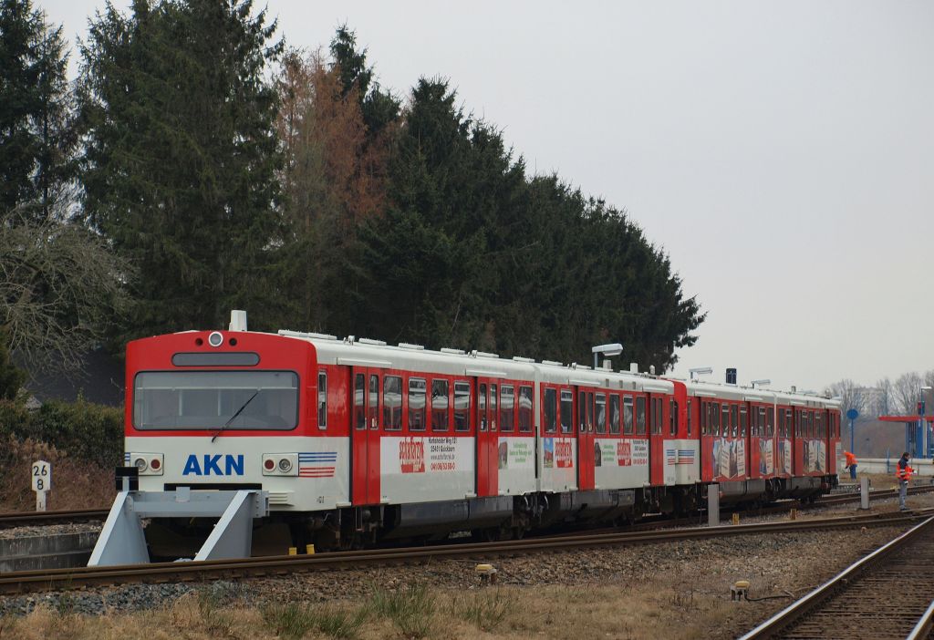 Die Verstrkungsfahrzeuge fr die Linie A2 waren in Form von 2 VTA's im Abstellgleis abgestellt.