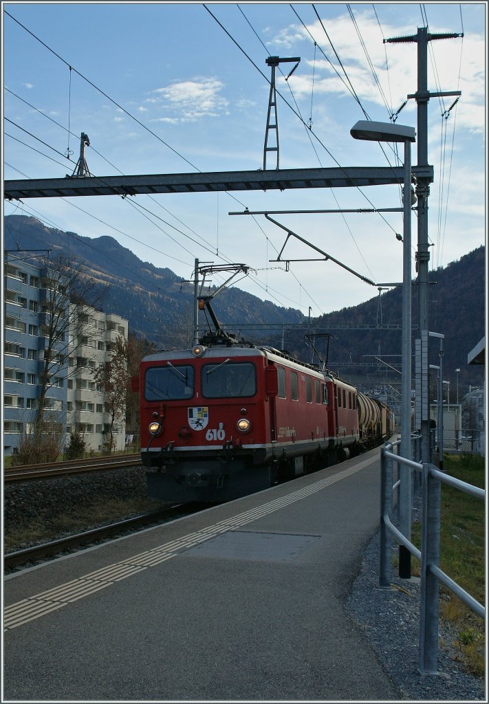 Doppeltraktion statt Schrottplatz: die Ge 4/4 I ist auch weiterhin bei der RhB unentbehrlich. 
Chur, den 1. Dez. 2011