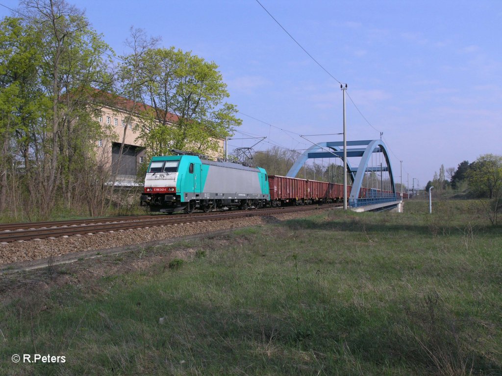 E186 242-4 mit Kohlezug in Eisenhttenstadt. 19.04.11