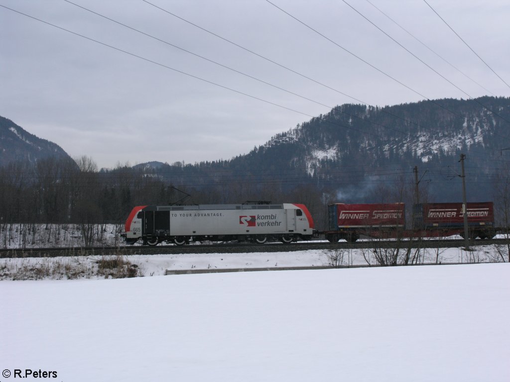 E186 665 zieht kurz vor Kufstein den Winner. 18.02.10