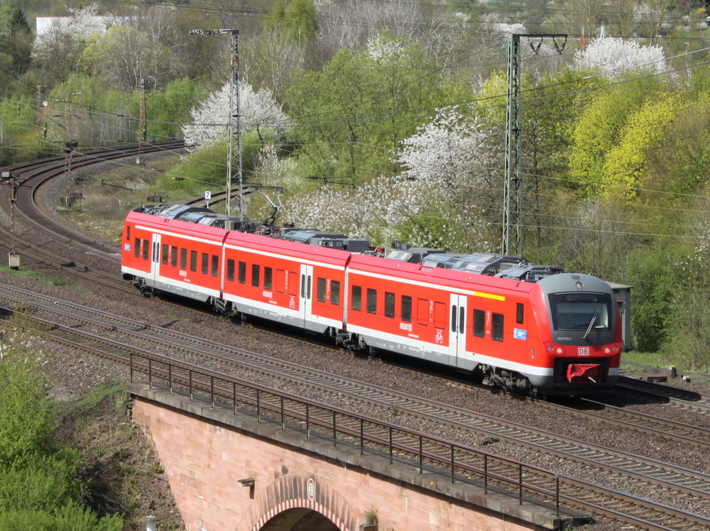 Ein 440er als RB nach Bamberg am 10.04.11 in Gemnden