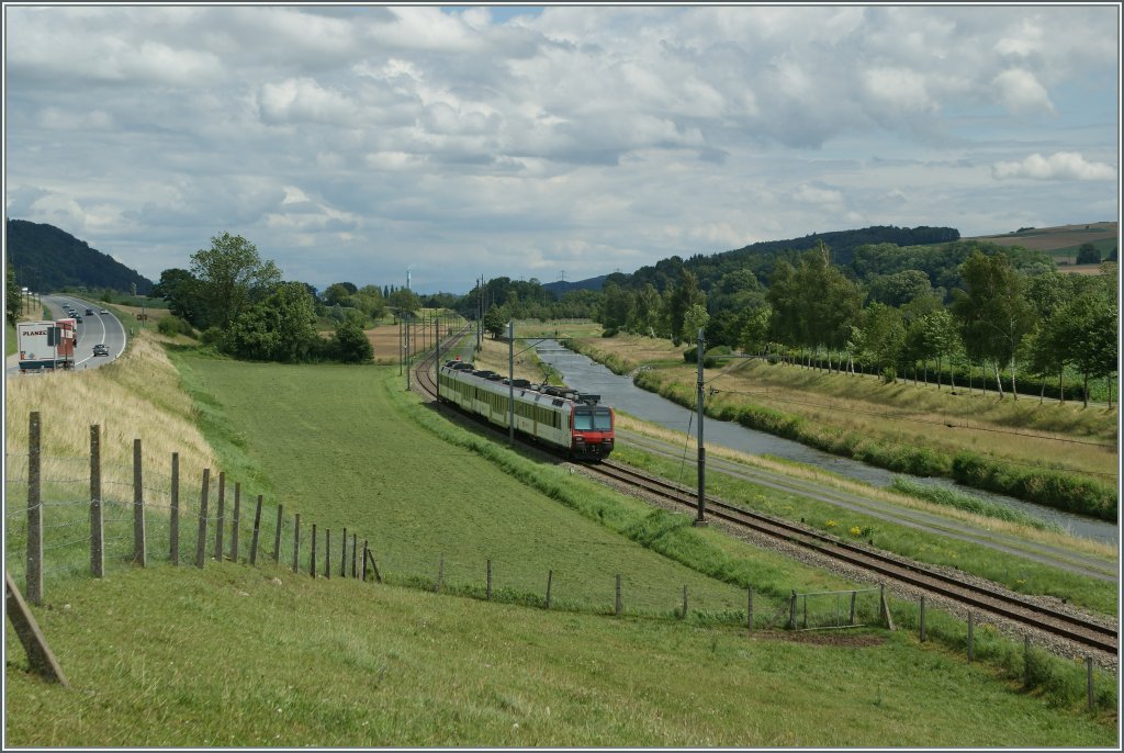 Ein Domino von Lausanne nach Payerne kurz nach Moudon.
12.07.2012