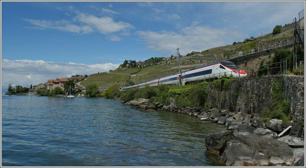 Ein doppelter  Pinocchio : Der EC 32 wird mit zwei ETR 610 gefhrt. Bei St-Saphorin, den 30 Mai 2013