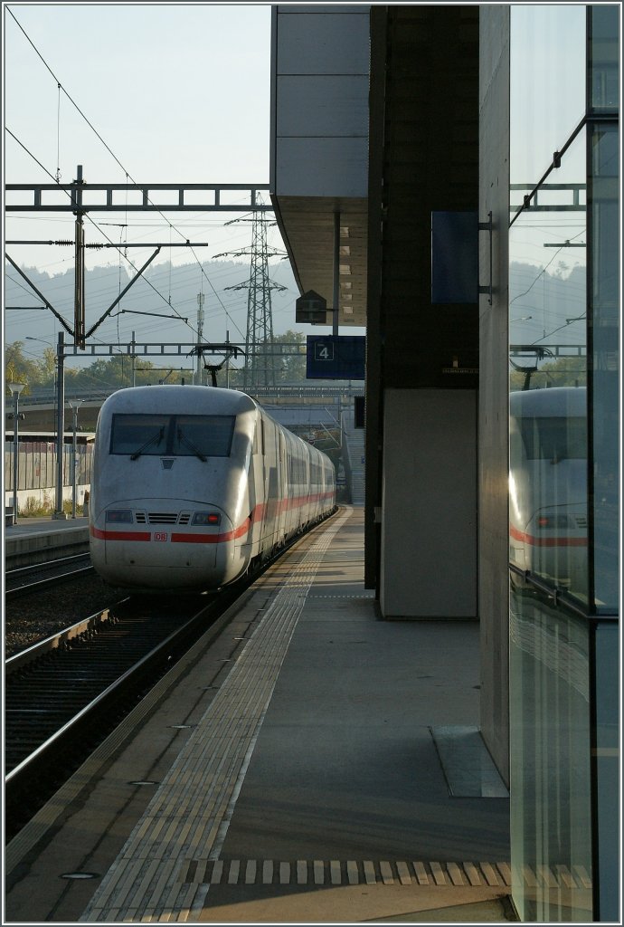 Ein ICE auf dem Weg nach Berlin bei der Durchfahrt in Bern Wankdorf.
5. Okt. 2012