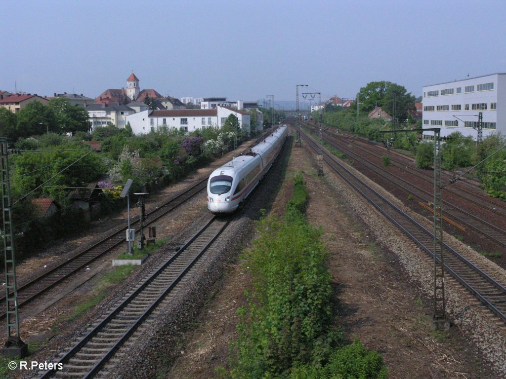 Ein ICE verlsst Regensburg auf den Weg nach Wien. 01.05.09