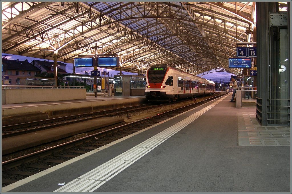 Ein kleiner Flirt unter der grossen Bahnhofshalle von Lausanne.

12. Aug. 2011