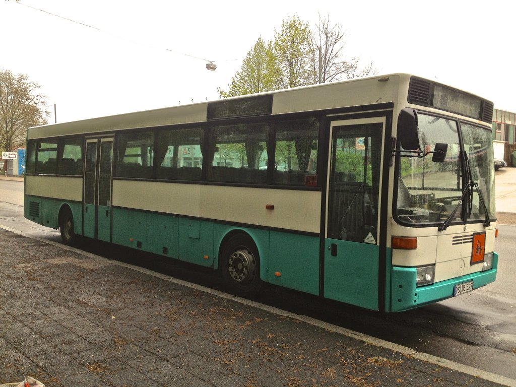 Ein Mercedes-Benz O 407 des Privatunternehmens Raymond Meyer aus Primasens war am 4.5.2013 in Kaiserslautern abgestellt.