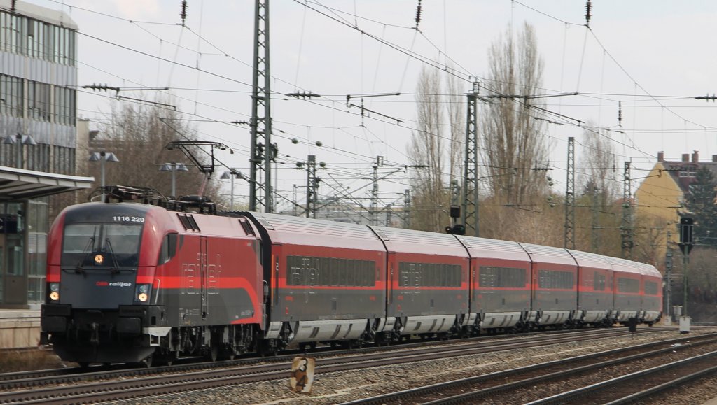 Ein Railjet in M�nchen Heimeranplatz am 3.4.2012!
