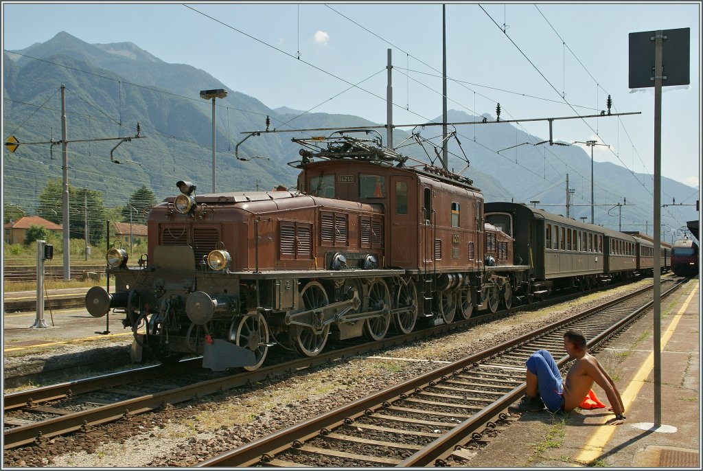 Ein SBB Krokodil als seltener Gast in Domodossola. 
20.08.2012