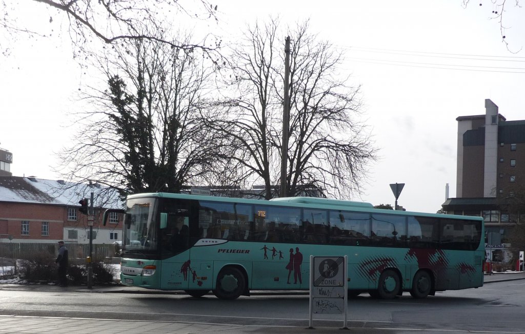 Ein Setra S 417 UL der Fa. Pflieger aus Bblingen fhrt im Stadtverkehr ,Sindelfingen