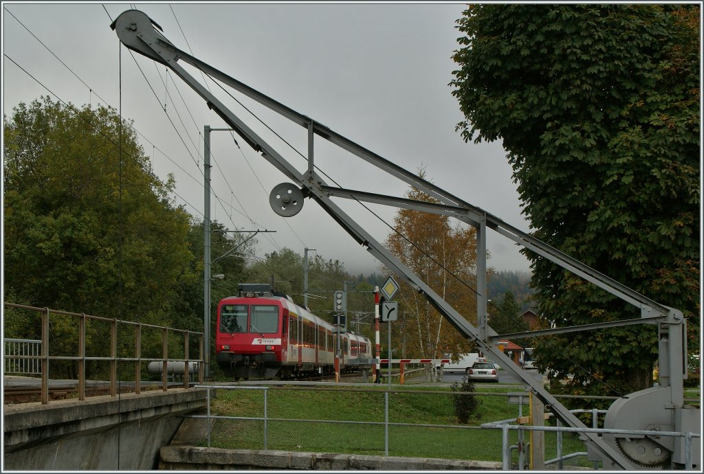 Ein Travys Domino erreicht le Pont. 
11.10.2012