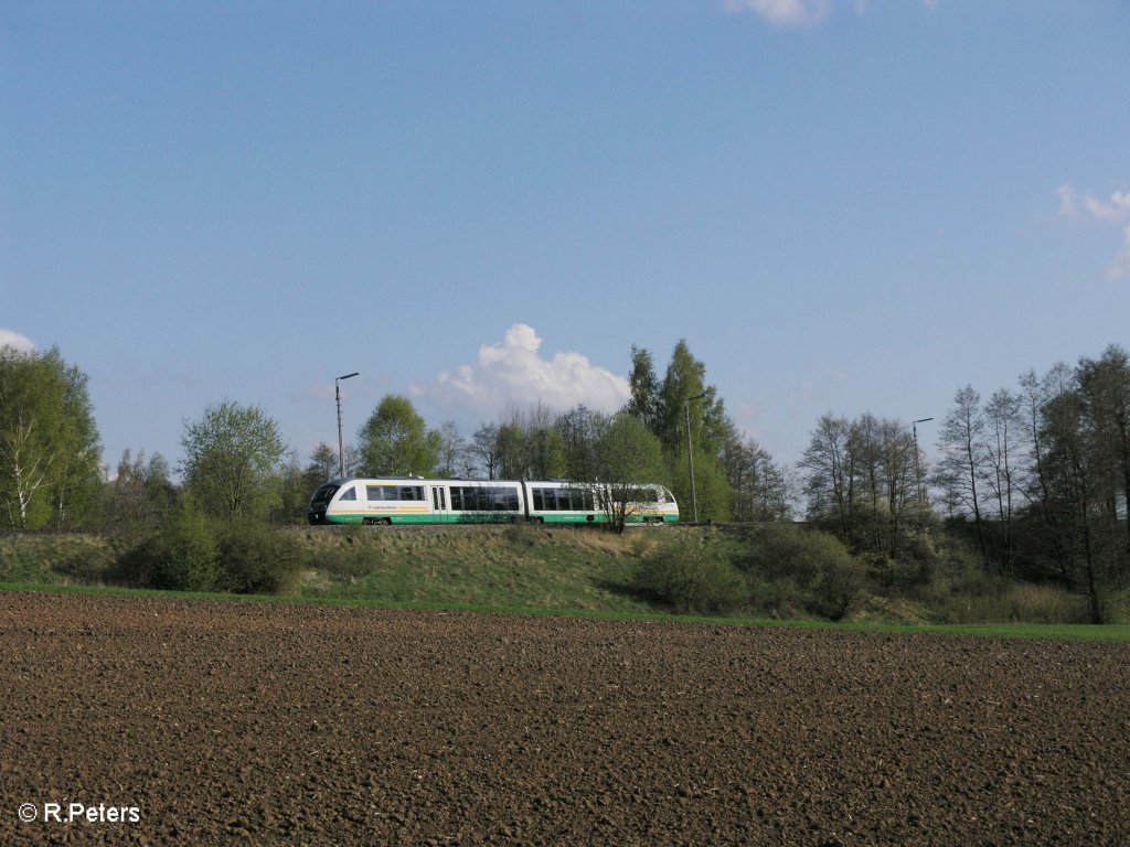 Ein VT bei Schnfeld auf den Weg nach Hof. 19.04.09