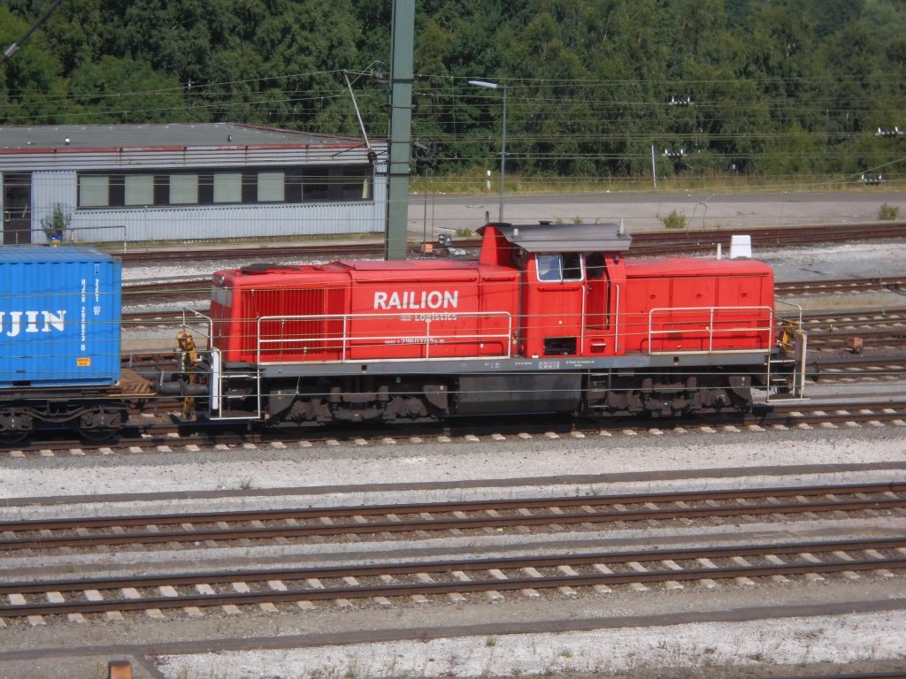 eine 296 schiebt am 07.07.13 im rbf maschen einen intermodal zum ablaufberg