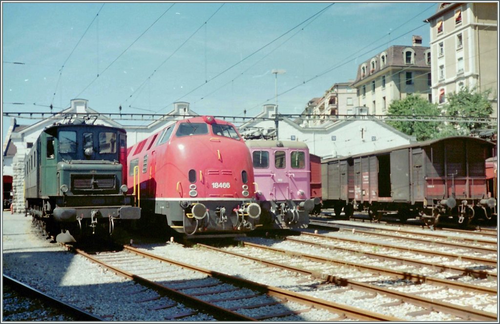 Eine kleine Fahrzeugparade in Lausanne: Ae 4/7, AM 4/4 und Be 4/6. 
(Sept. 1990/Gescanntes Negativ)
