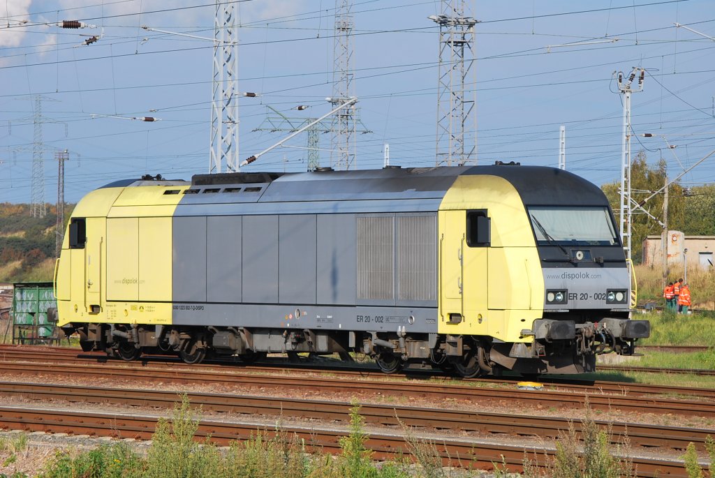 ER 20-002 ruht sich am 19.10.2010 in Rostock-Seehafen aus.