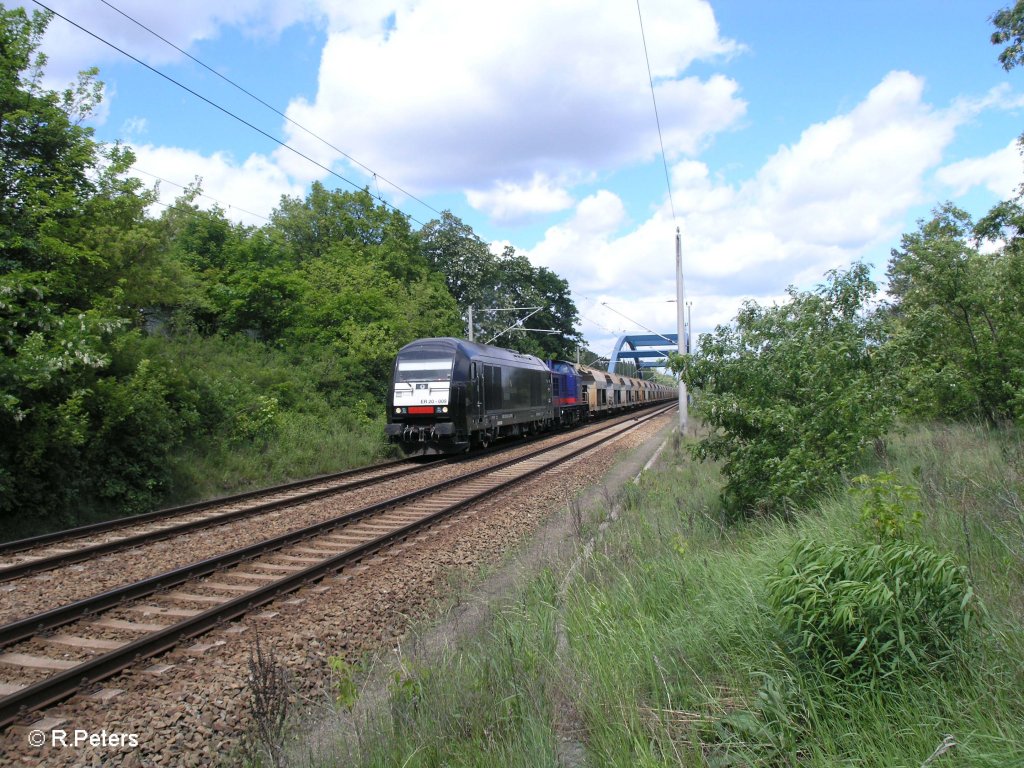 ER20 008 und 745 501 ziehen ein Schlakezug durch Eisenhttenstadt. 23.05.09 