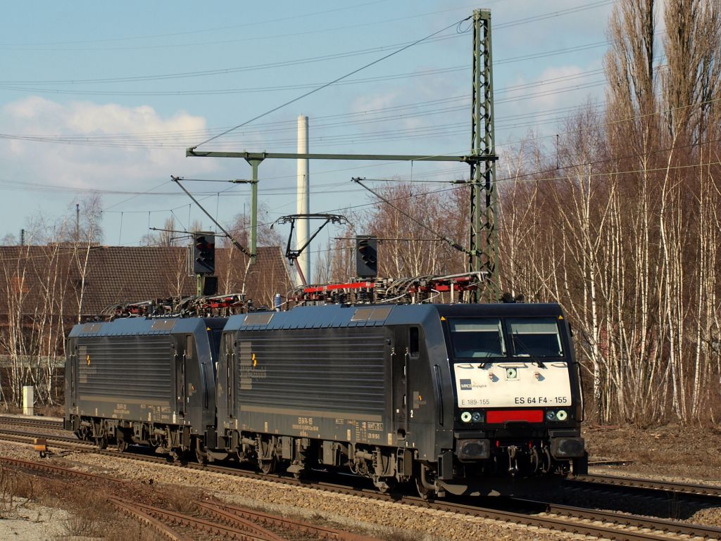 ES 64 F4-155 polterte mit ES 64 F4-213 Lz durch HH-Unterelbe.