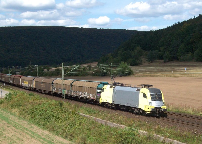 ES 64 U2-013 mit Gterzug am 30.08.09 bei Wernfeld
