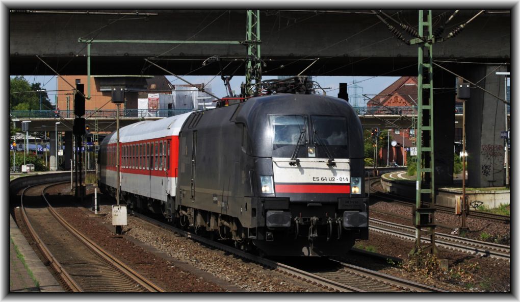 ES 64 U2-014 mit AZ am 13.08.10 in Hamburg Harburg