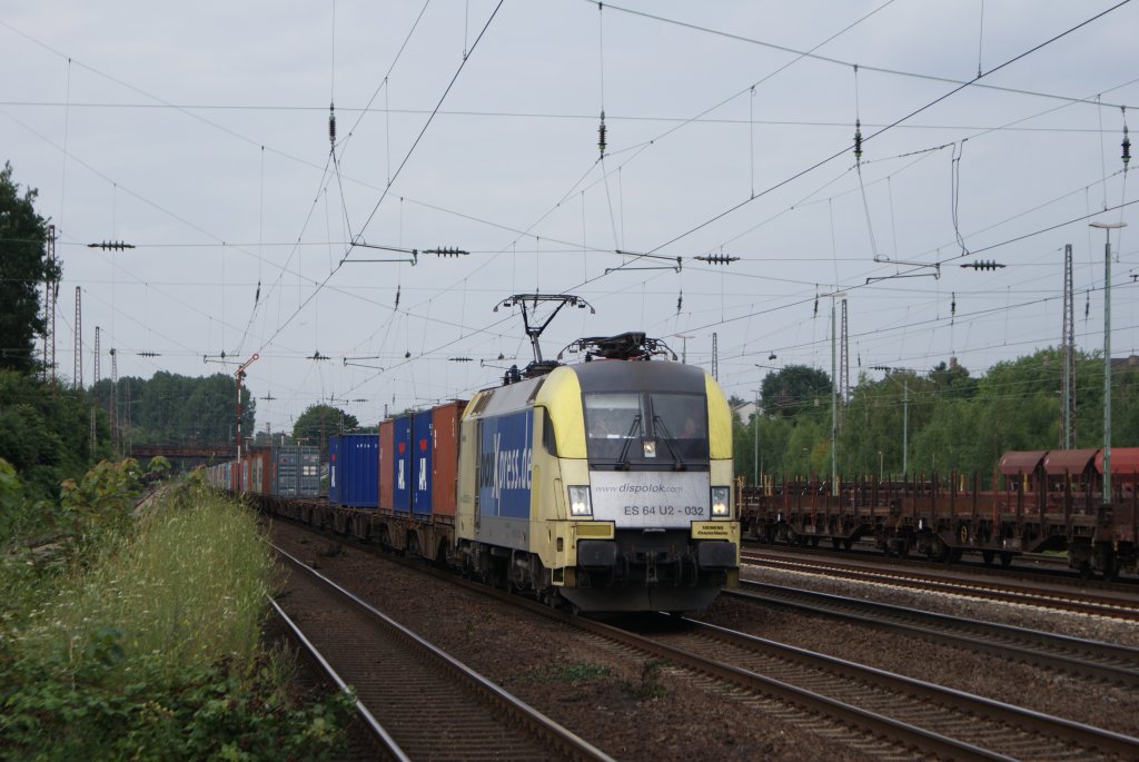 ES 64 U2-032 mit Containerzug in Dsseldorf Rath am22.07.2008