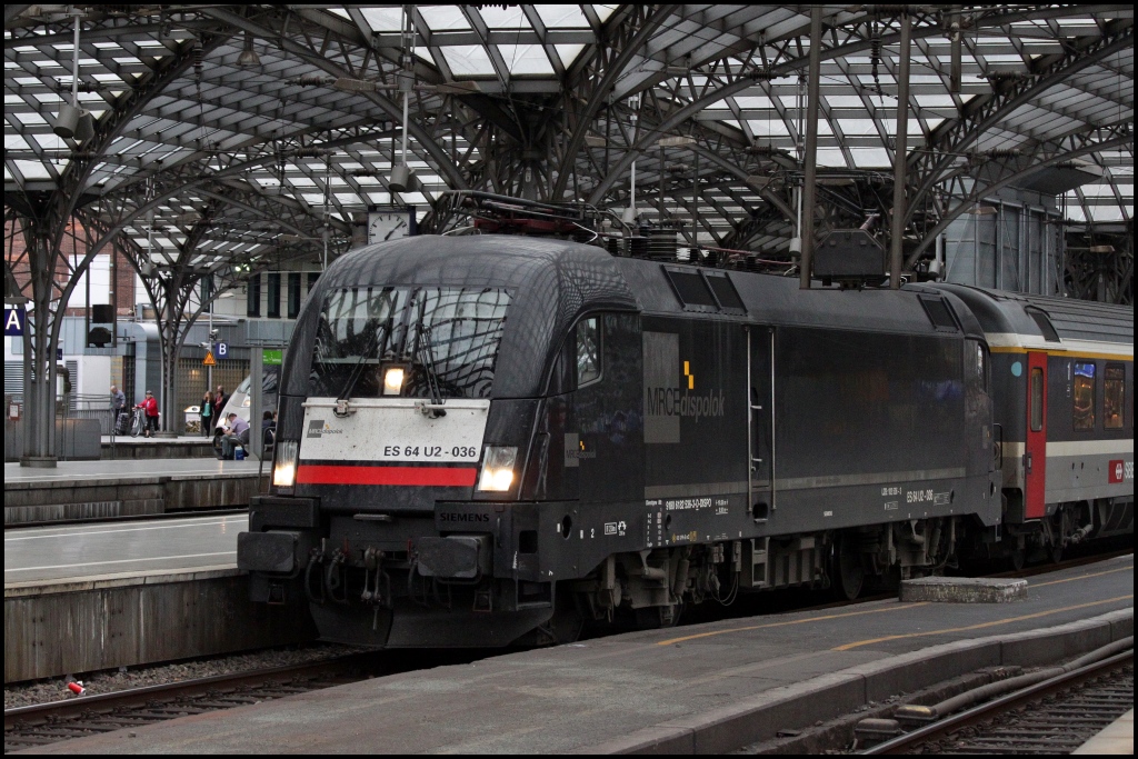 ES 64 U2-036 mit EC 6 nach Dortmund am 16.07.11 im Klner Hauptbahnhof